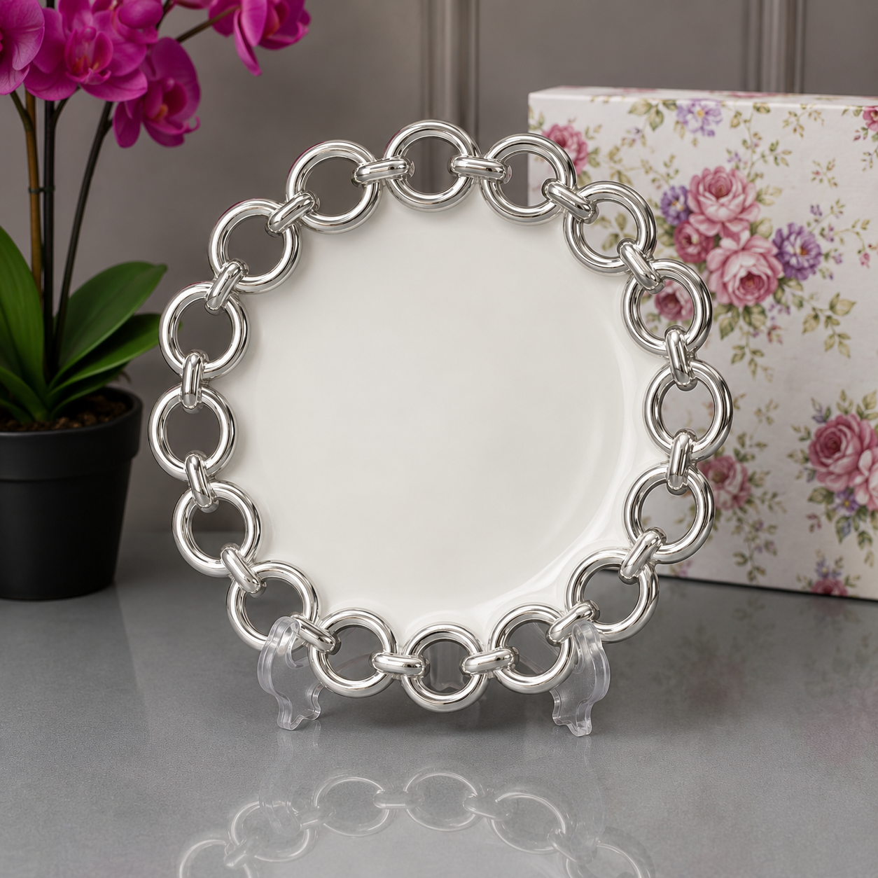Brilliant Round White Serving Tray With Silver Chain Border - 9 Inches